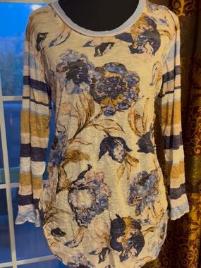 Floral Long-Sleeve Women’s Top in Blue and Cream